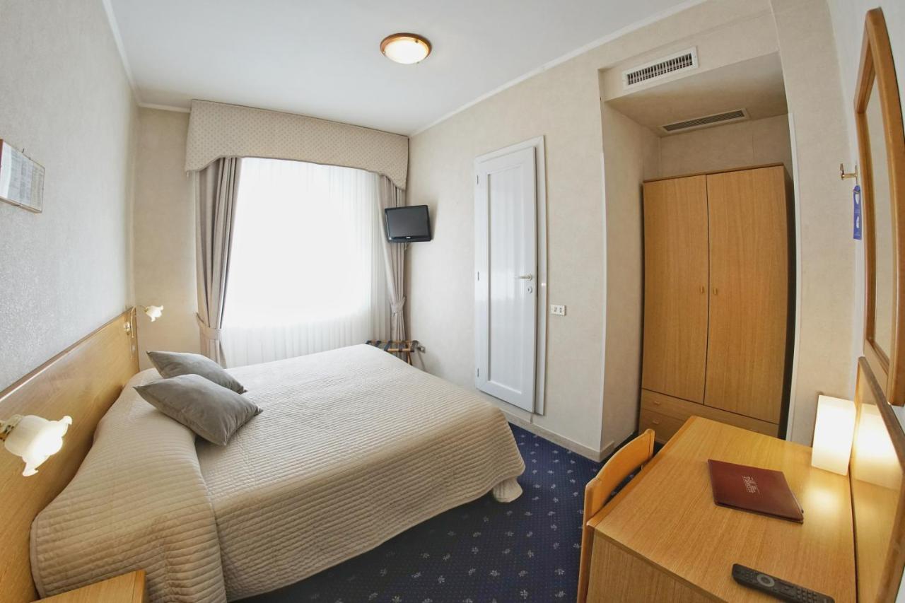 Hotel Le Torrette Galbiate Bagian luar foto