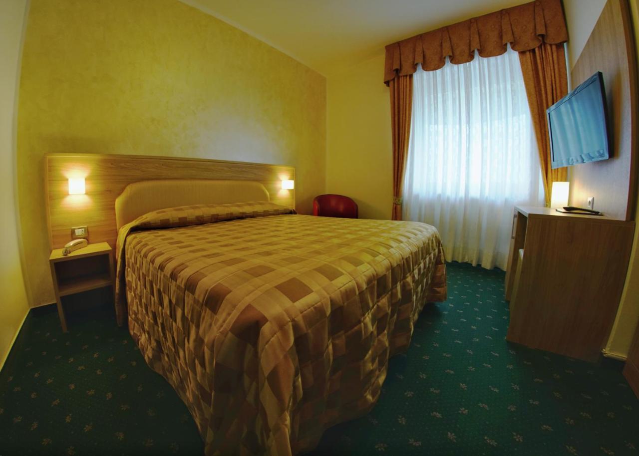Hotel Le Torrette Galbiate Bagian luar foto